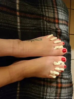 laurajaneuncensored