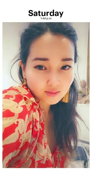 Lilly Ay