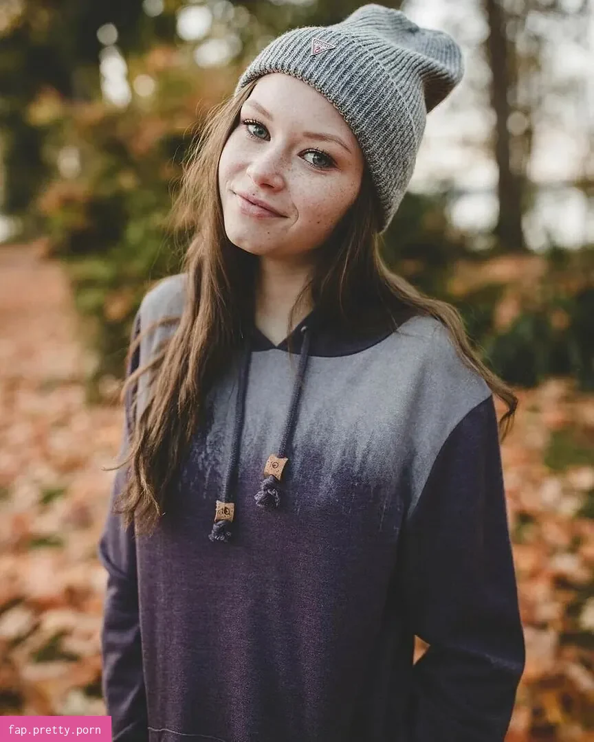 Lily-Ana Alexander - Photo #05