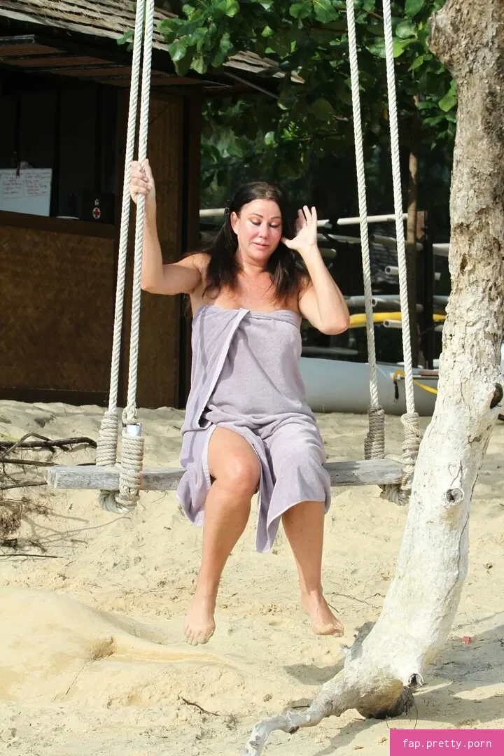Lisa Appleton - Photo #41