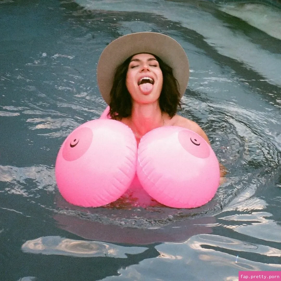 Lauren Bonner - Photo #75