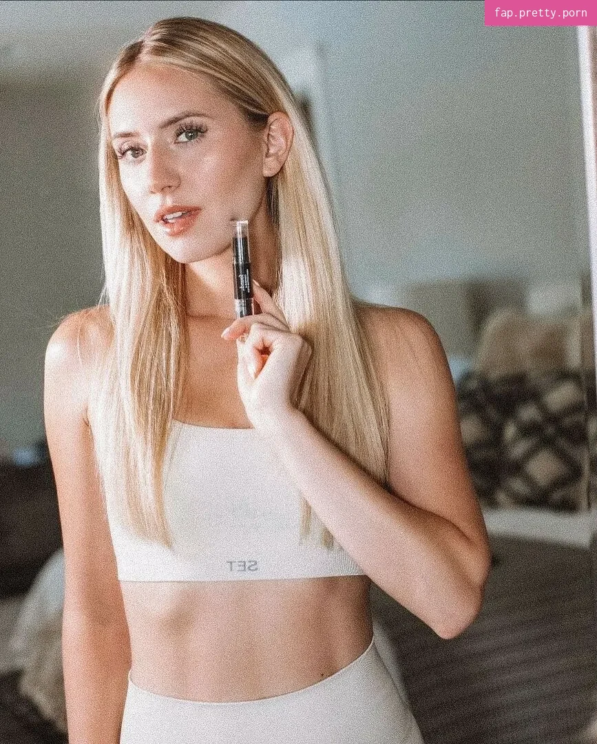Lauren Burnham - Photo #04