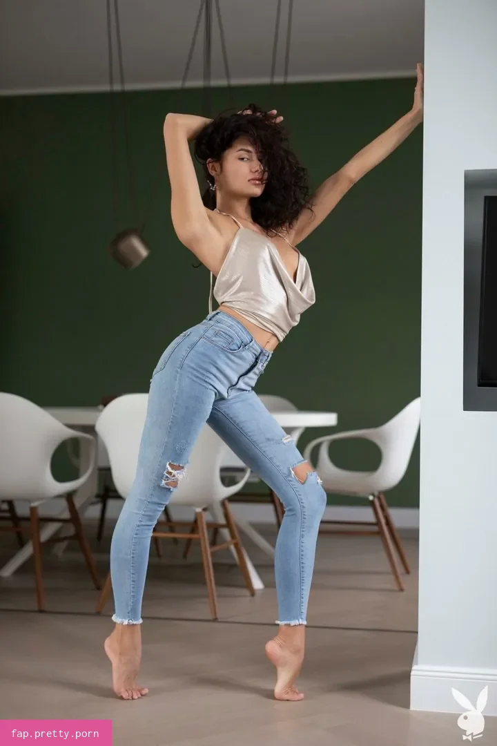 Layla Balan - Photo #43