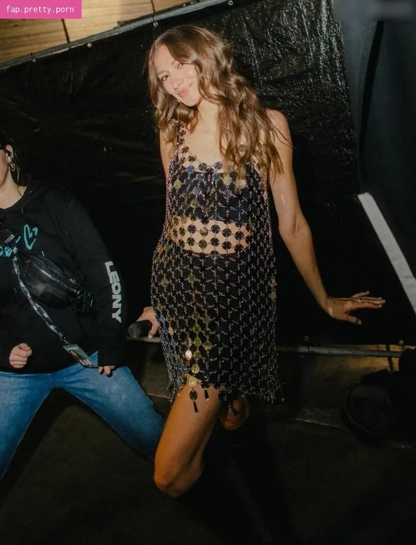 Leony Burger - Photo #55