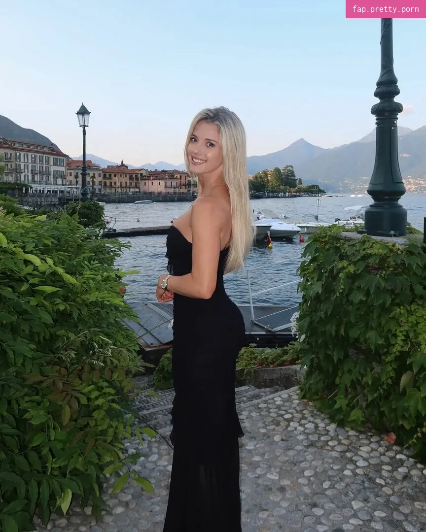Lindsay Brewer - Photo #46