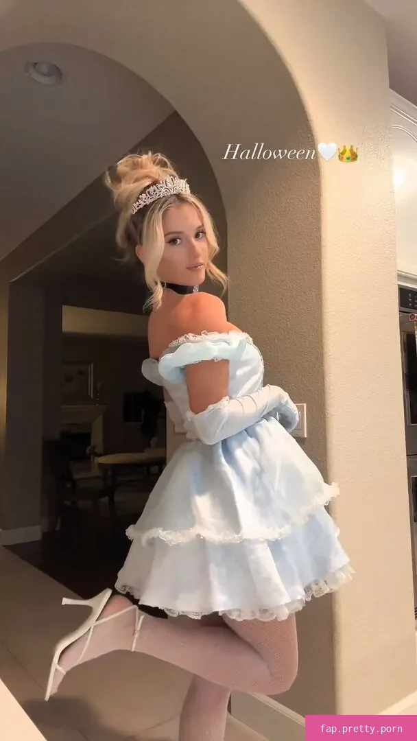 Lindsay Brewer - Photo #92