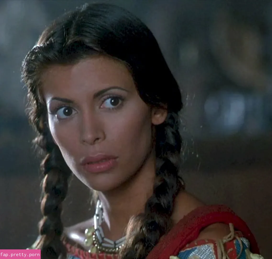 Lisa Barbuscia - Photo #06