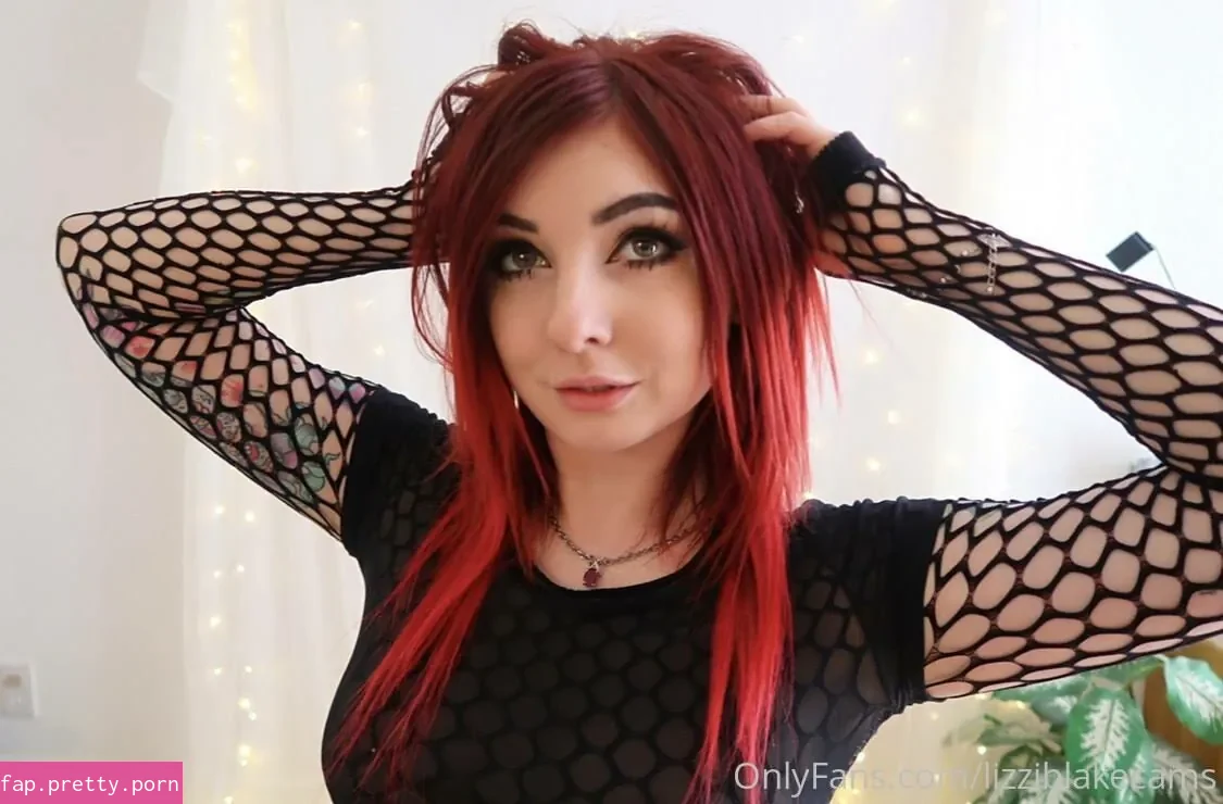 Lizzi Blake - Photo #81