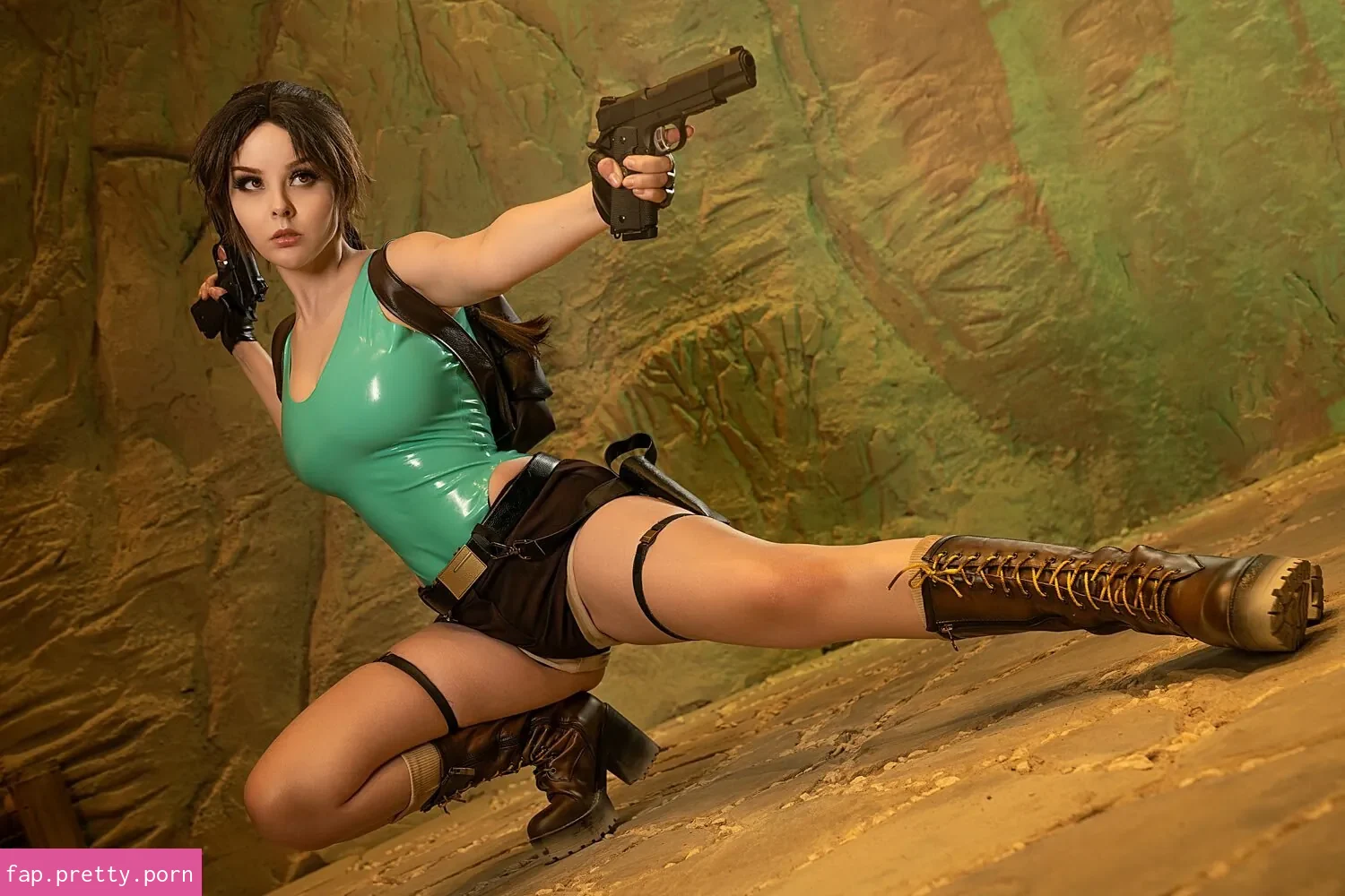 Lara Croft Cosplay - Photo #29