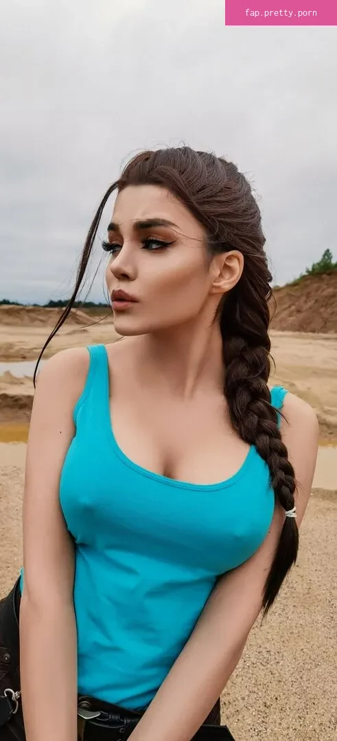 Lara Croft Cosplay - Photo #65