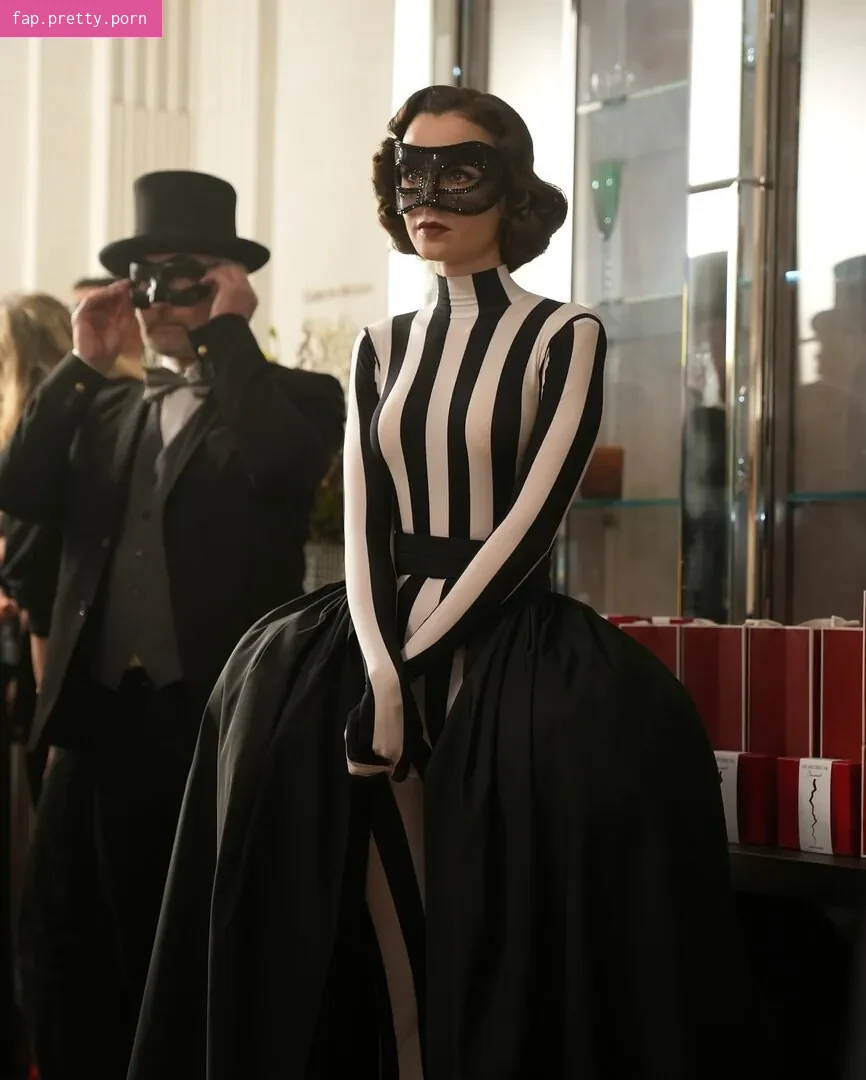 Lily Collins - Photo #72