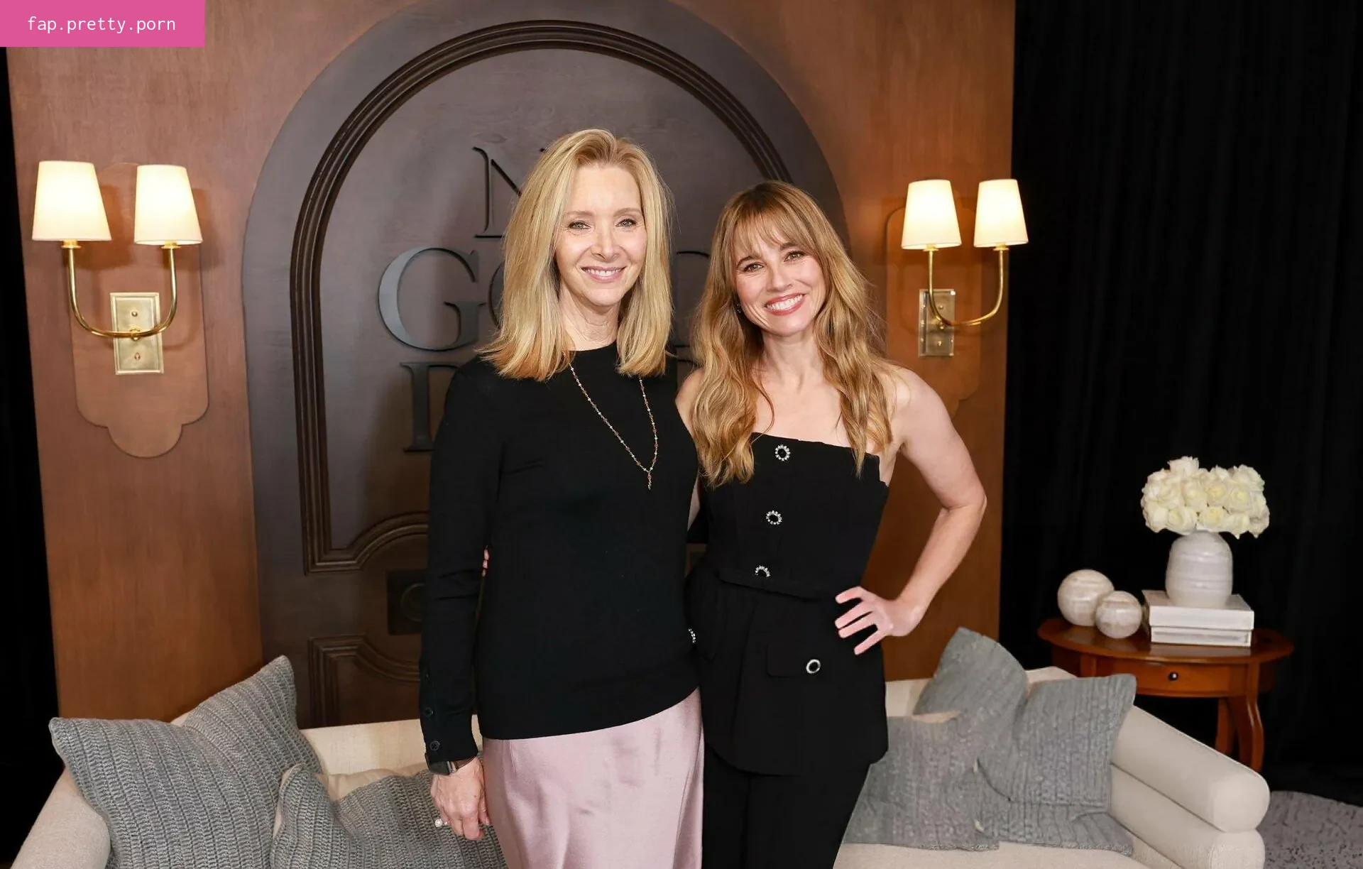 Linda Cardellini - Photo #36