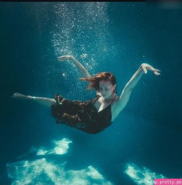 Lara Dandelion Seibert - Photo #15