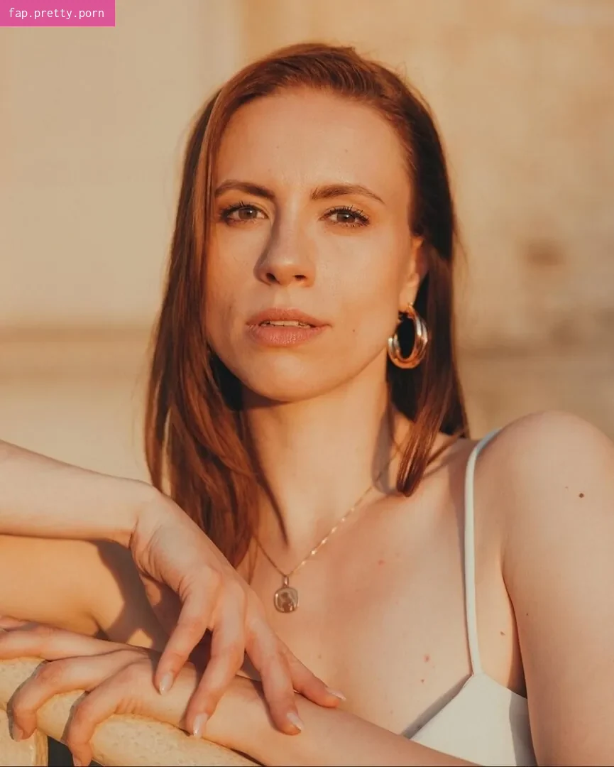 Lara Dandelion Seibert - Photo #21