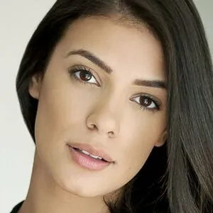 Laysla De Oliveira