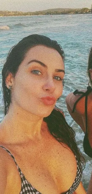 Larissa Erthal