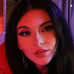 leahjamesxo