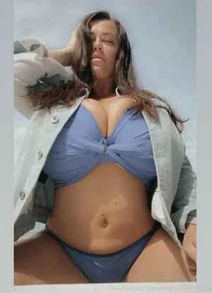 leannecrowonlyfans