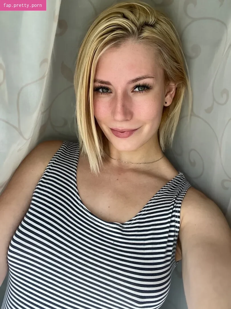 LegitimateMia - Photo #09