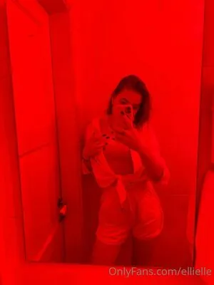 lustgame_ellie
