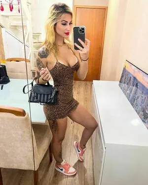 Leticia Ferrazzani