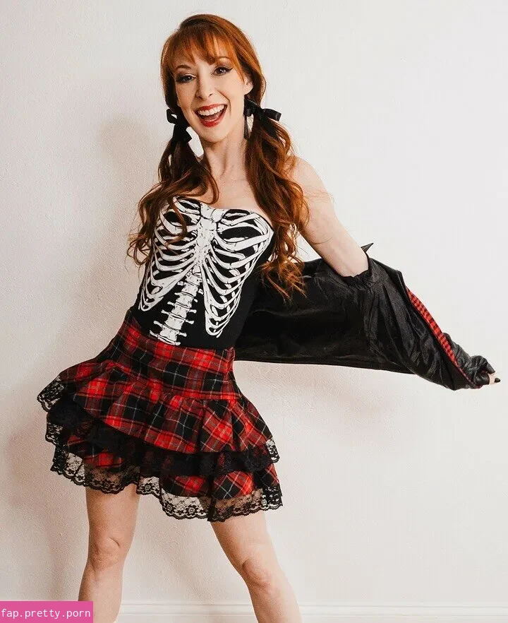 Lisa Foiles - Photo #59