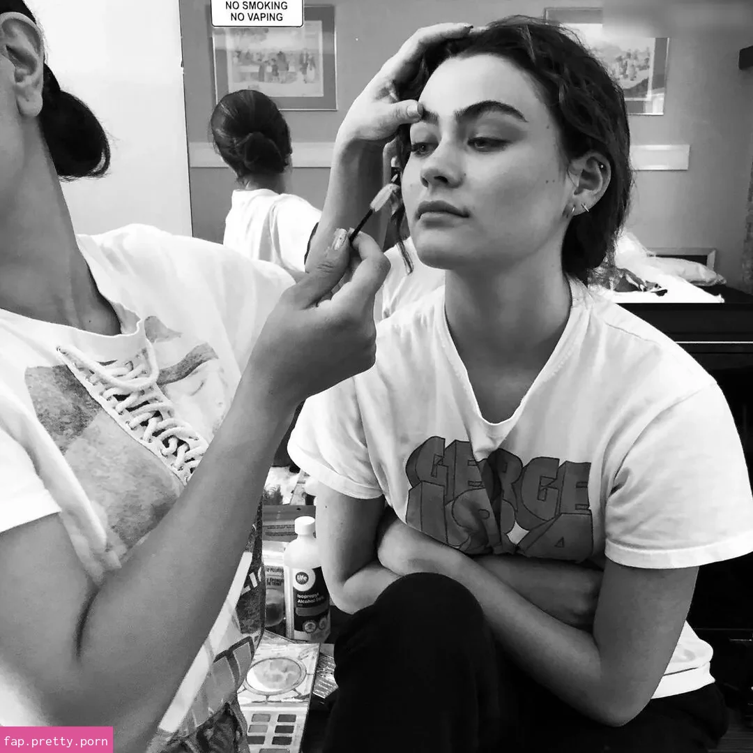Lola Flanery - Photo #03
