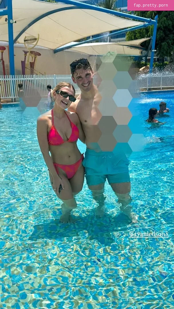 Lucy Fallon - Photo #01