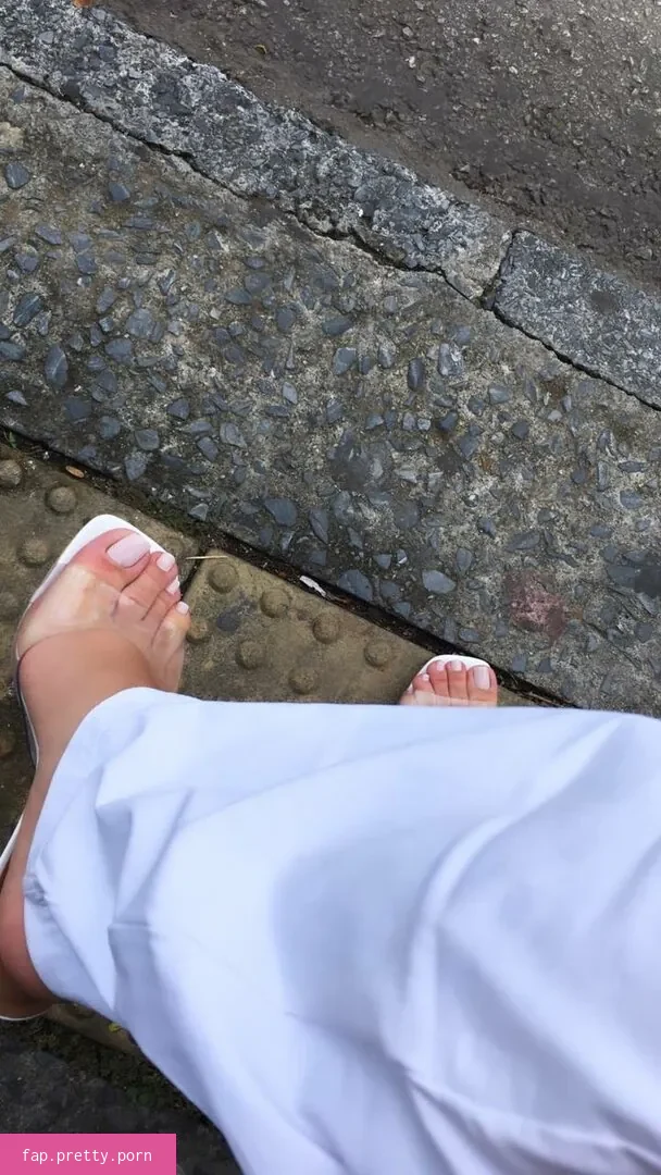 Lyz Feet - Photo #12