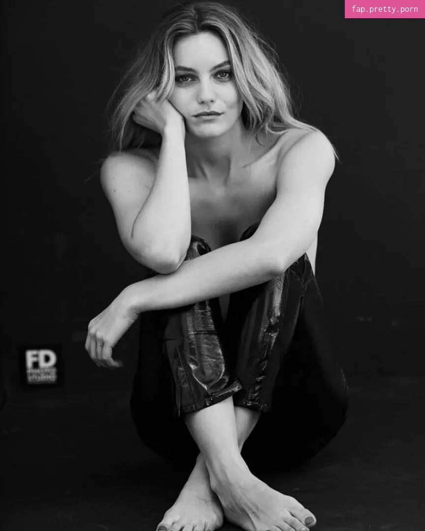 Leila George - Photo #48
