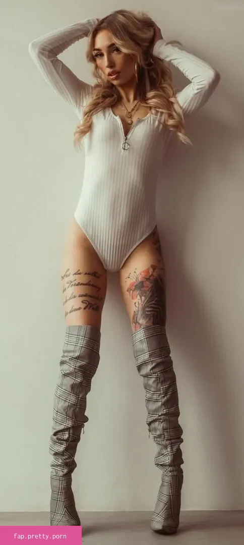 Laura Hummer - Photo #28