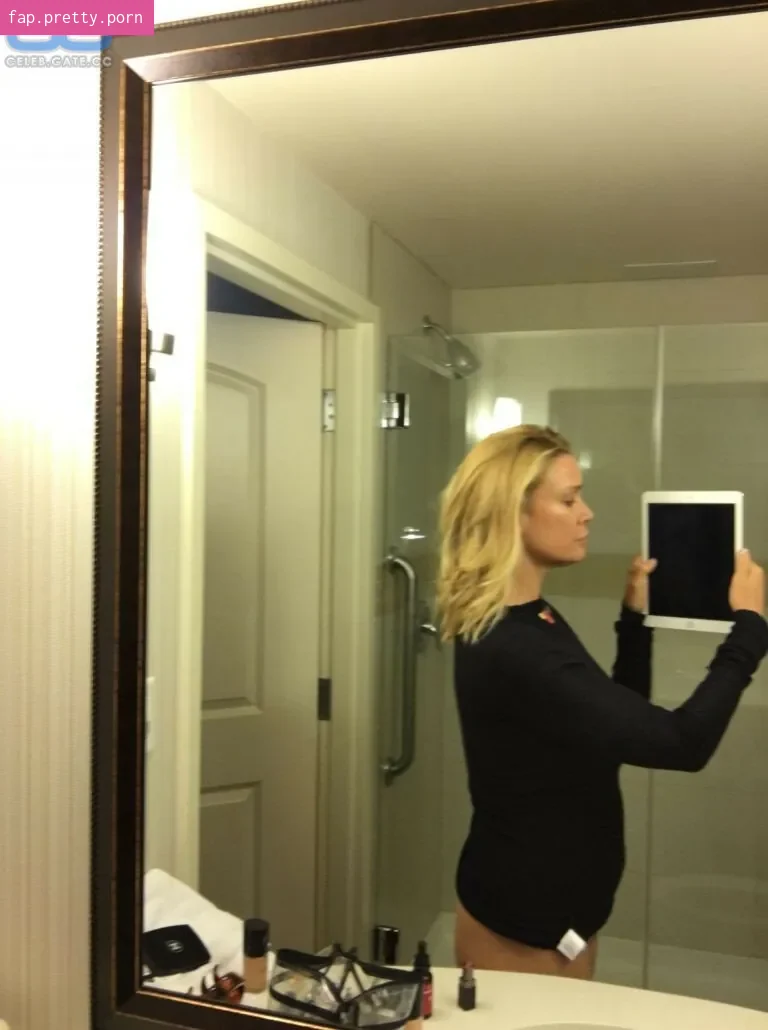 Laurie Holden - Photo #06