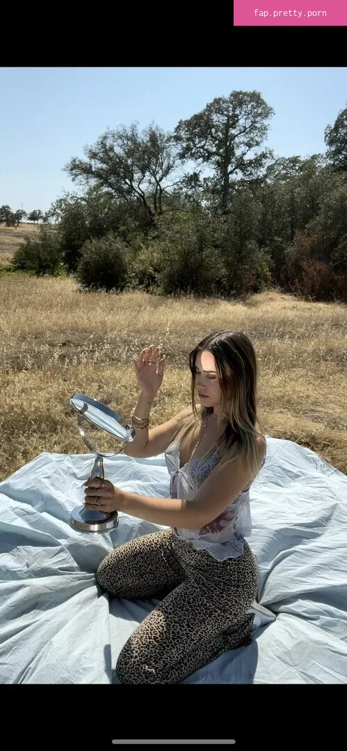 Lily Hale - Photo #06