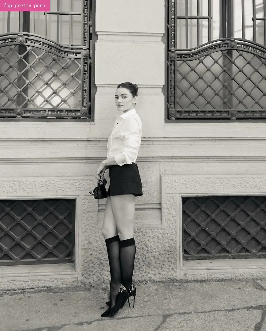 Lucy Hale - Photo #01