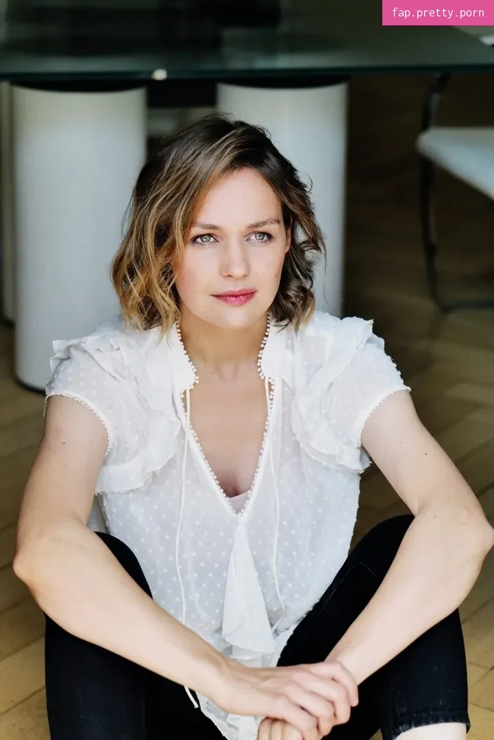 Luise Heyer - Photo #01