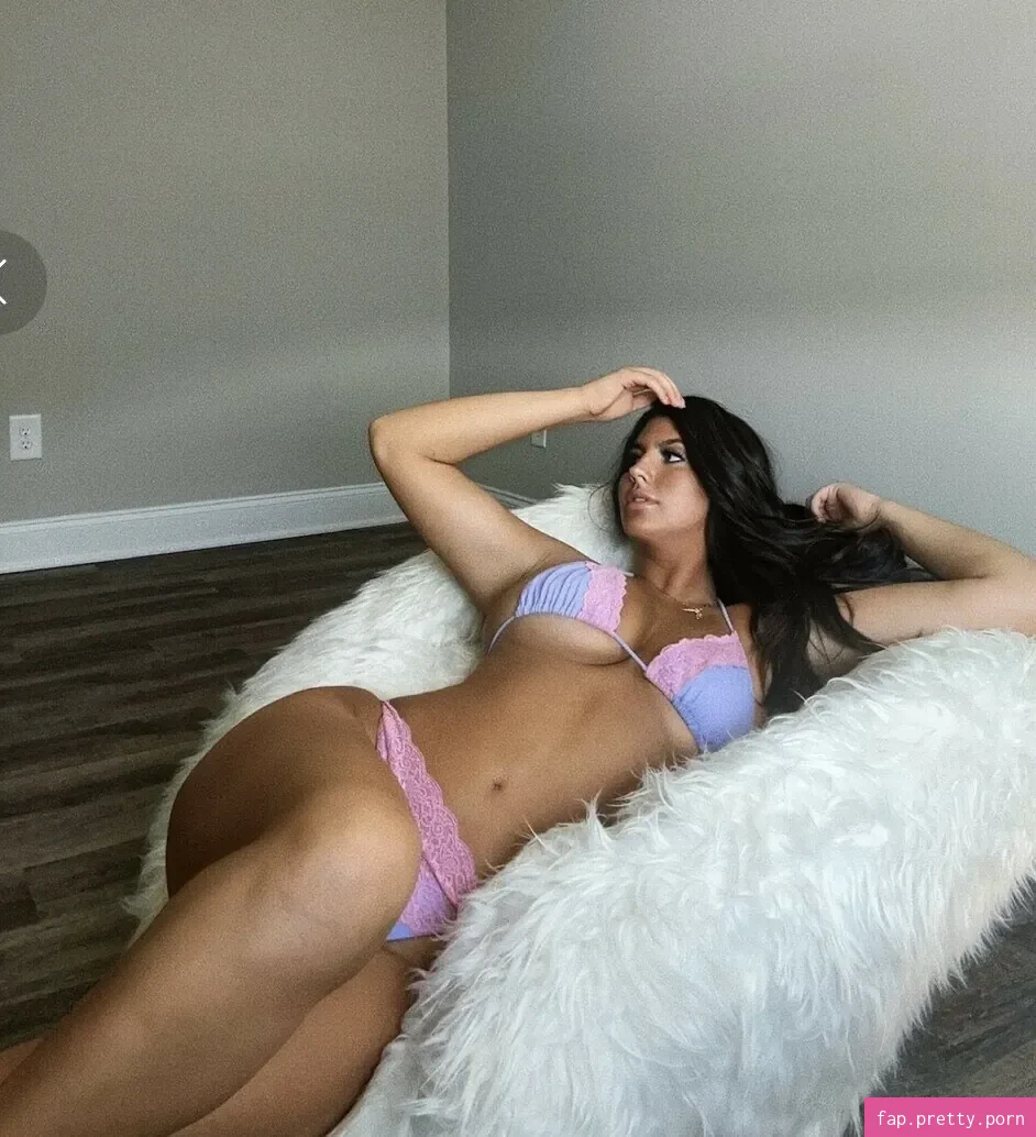 Lydia Hollis - Photo #53