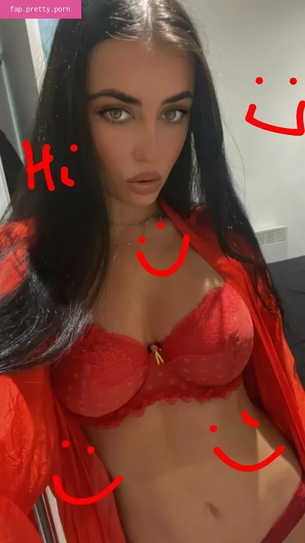 Layla Ibernón - Photo #01