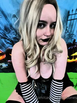lilithcrossbones