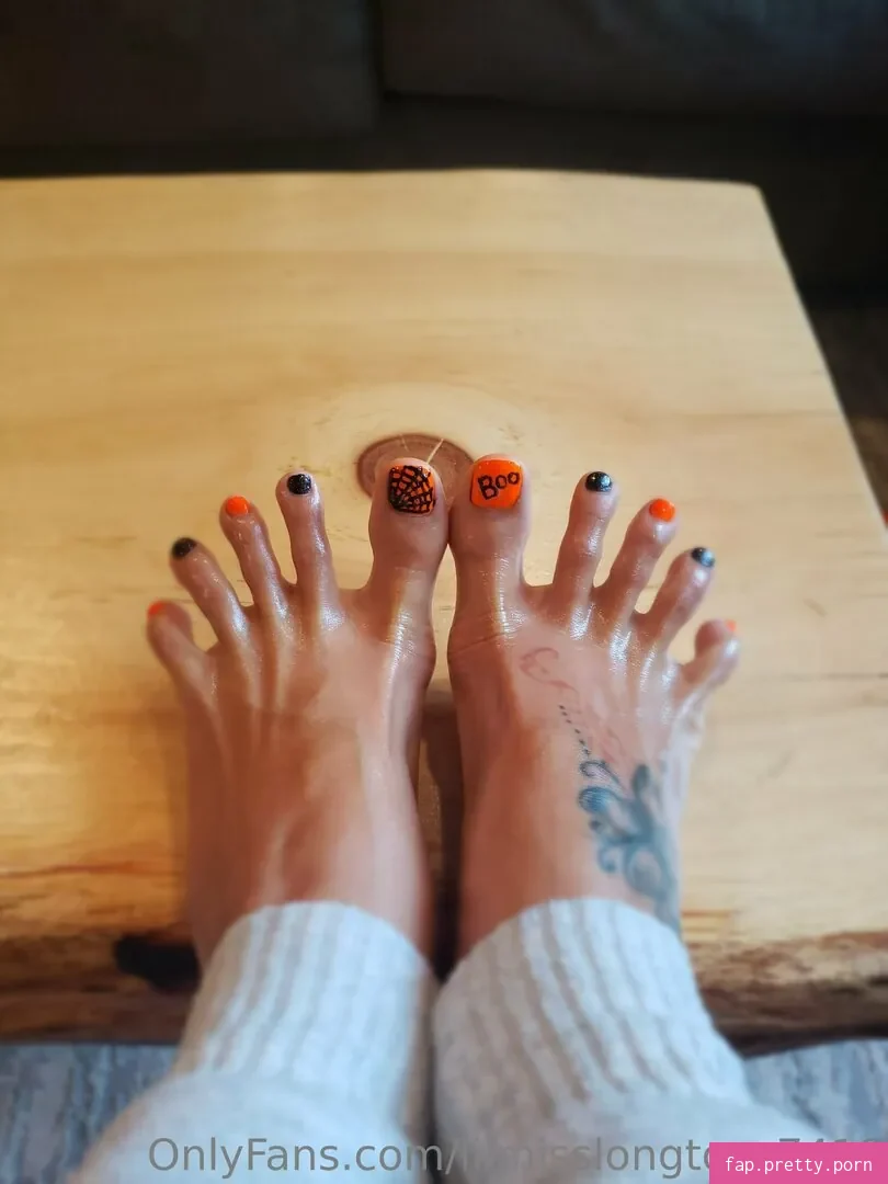 lilmisslongtoes7410 - Photo #02