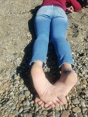 lilmisslongtoes7410