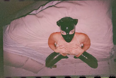 littlelatexprincess content