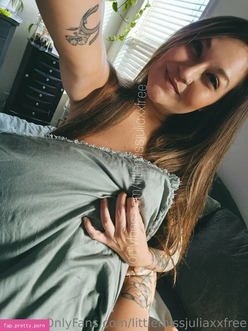 littlemissjuliaxxfree - Photo #15