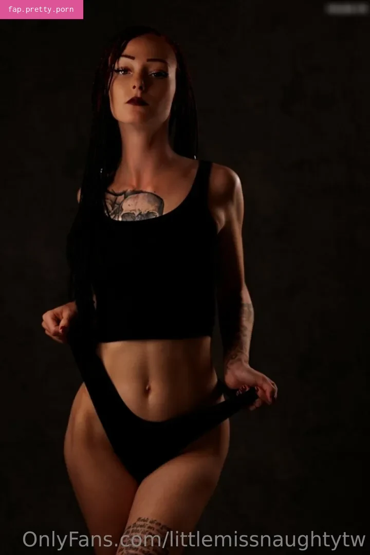 LittleMissNaughty - Photo #11