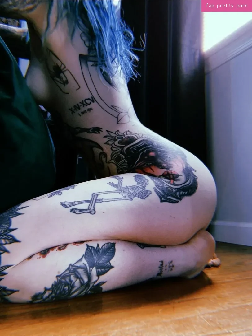 littlesharkkk - Photo #01