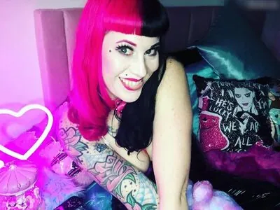 LaJenTrois - Jen Roomes