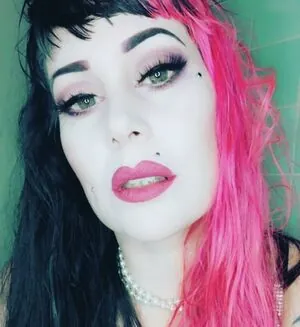 LaJenTrois - Jen Roomes