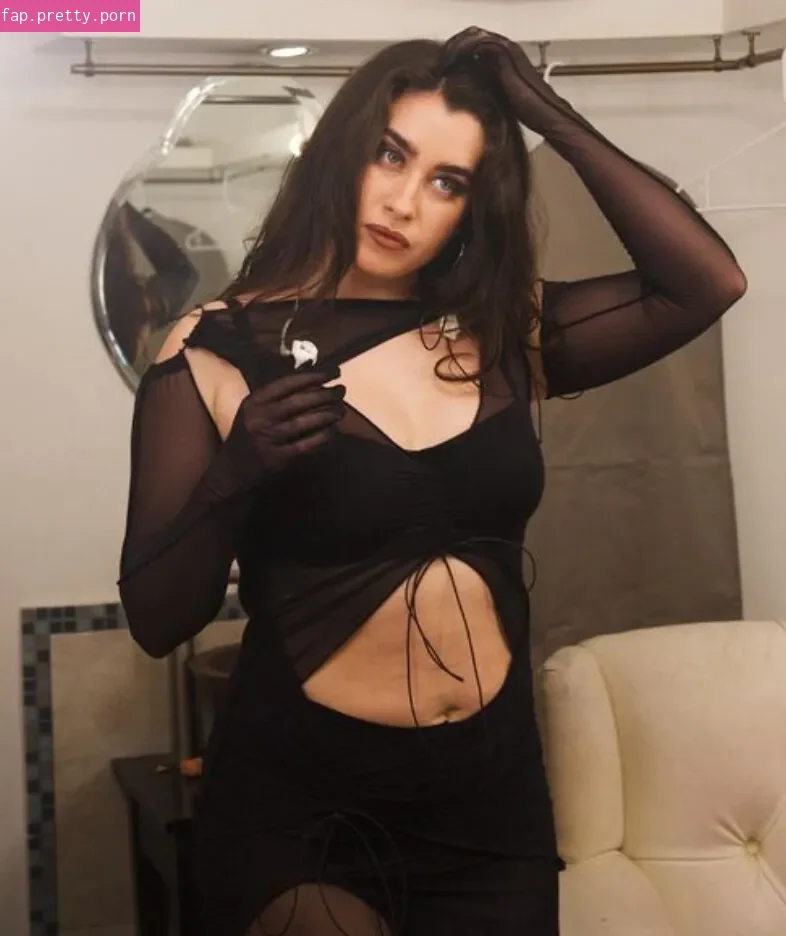 Lauren Jauregui - Photo #04