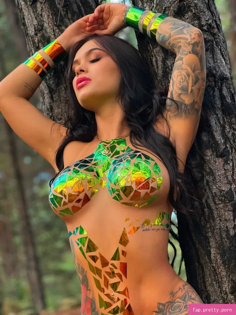 Lili Jones - Photo #05