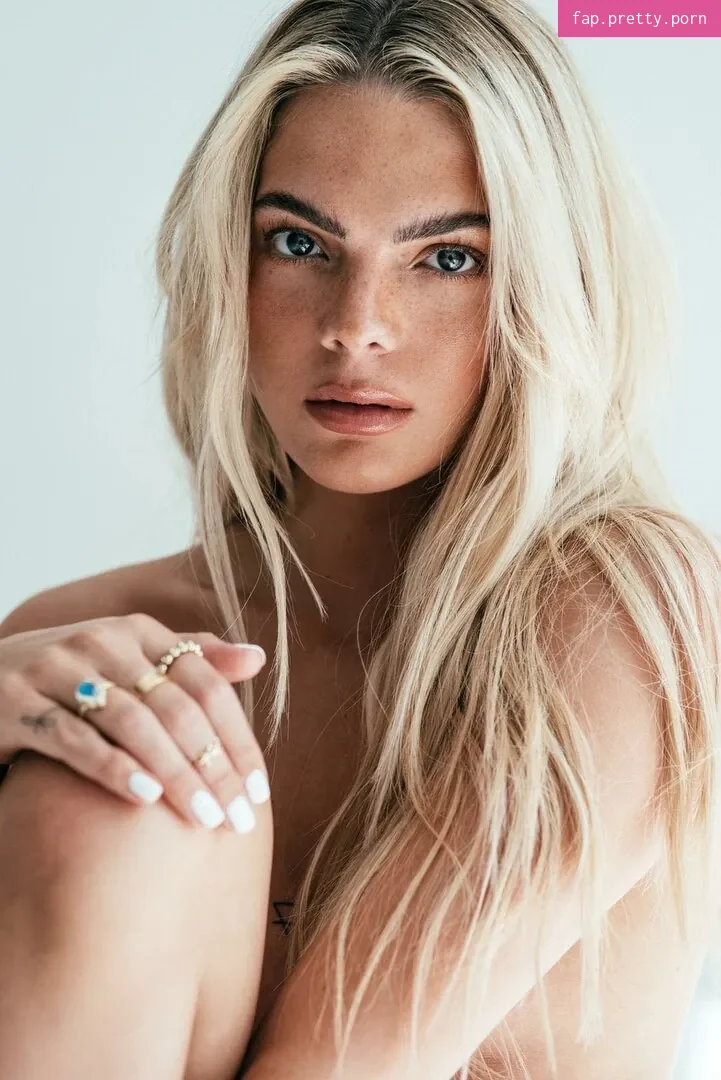 Louisa Johnson - Photo #05