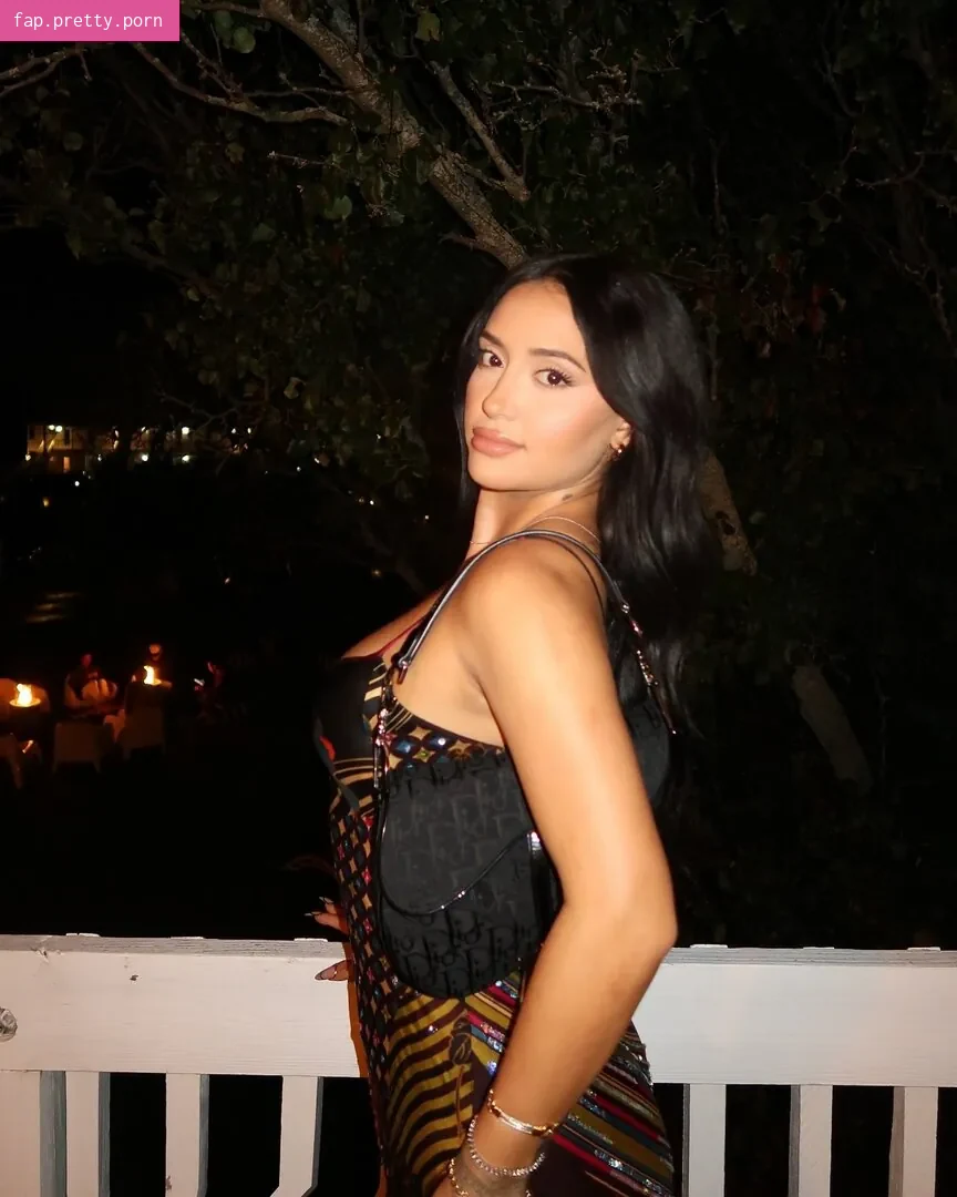 Leah Kateb - Photo #10